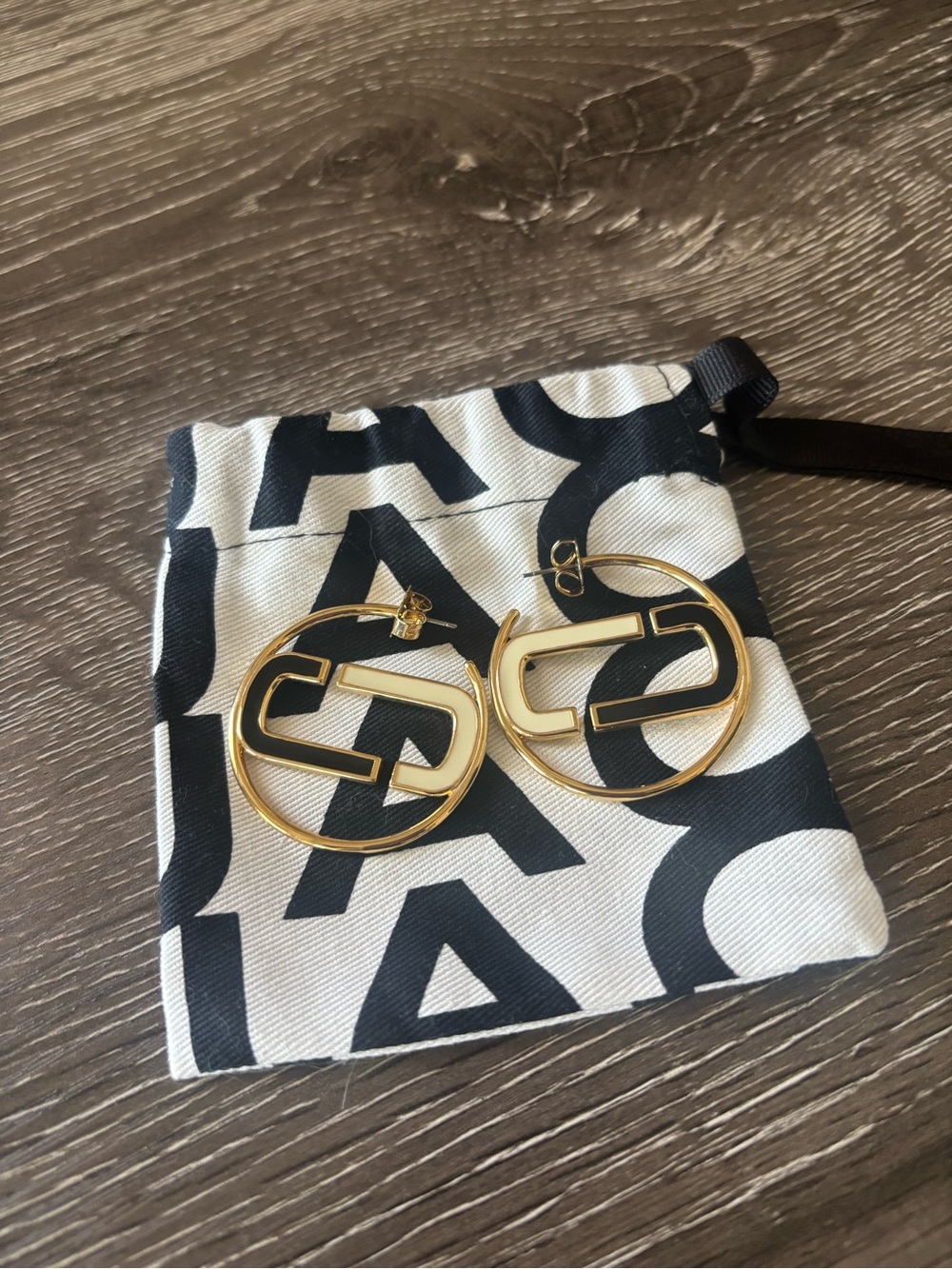 Marc Jacobs Gold Hoop Logo Earrings - Picture 1 of 2